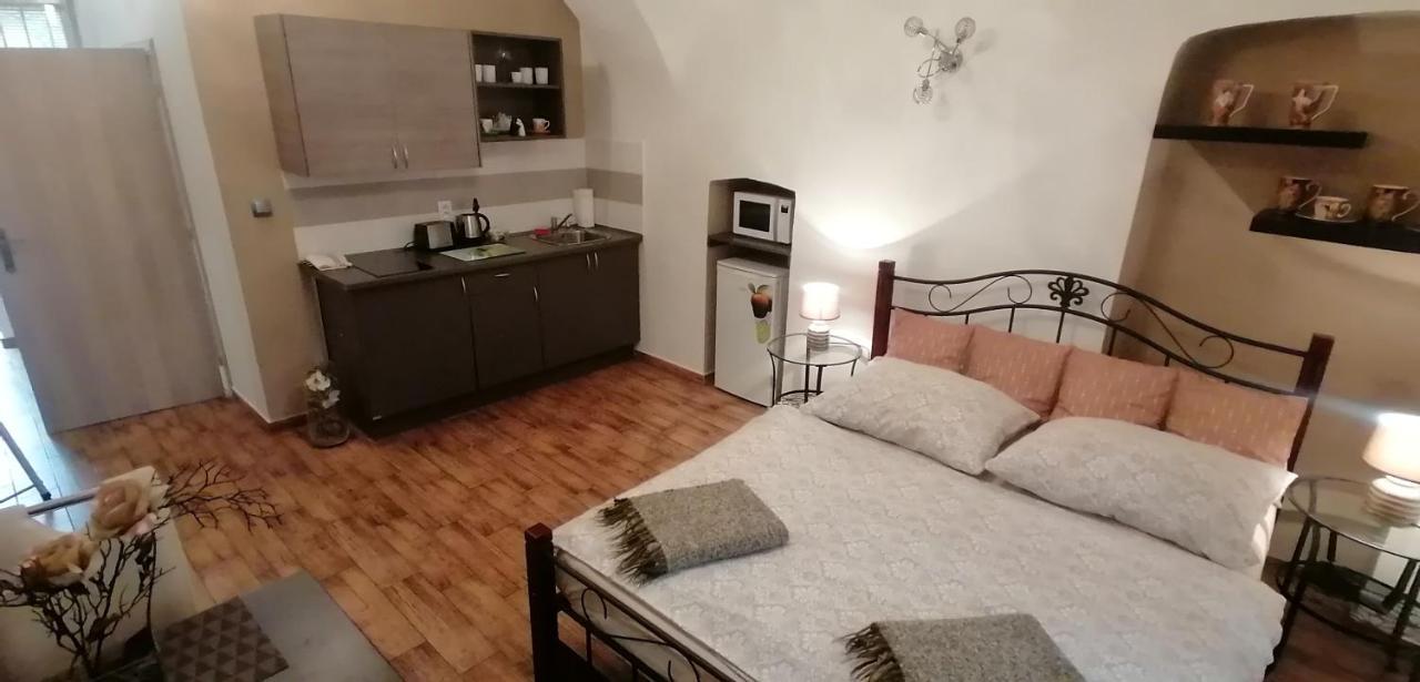 Apartment Jakubska 676 Praag Buitenkant foto