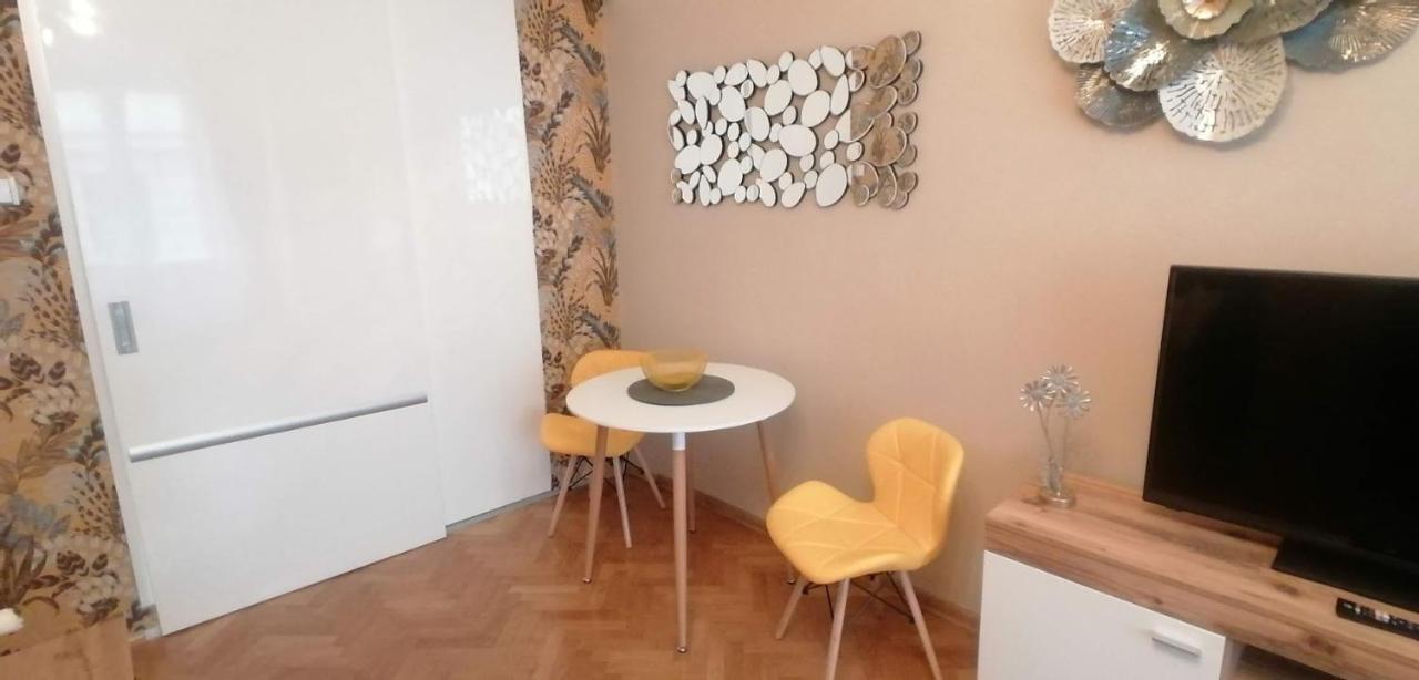 Apartment Jakubska 676 Praag Buitenkant foto