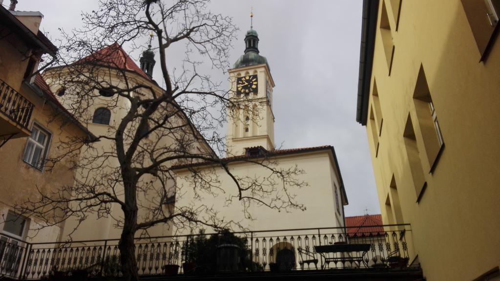 Apartment Jakubska 676 Praag Buitenkant foto