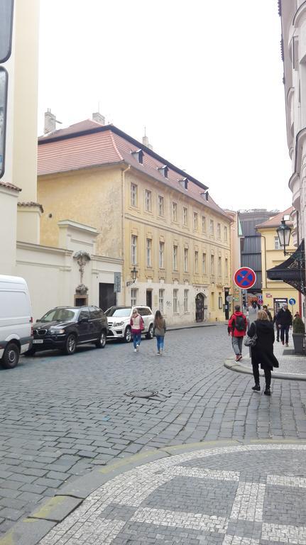 Apartment Jakubska 676 Praag Buitenkant foto