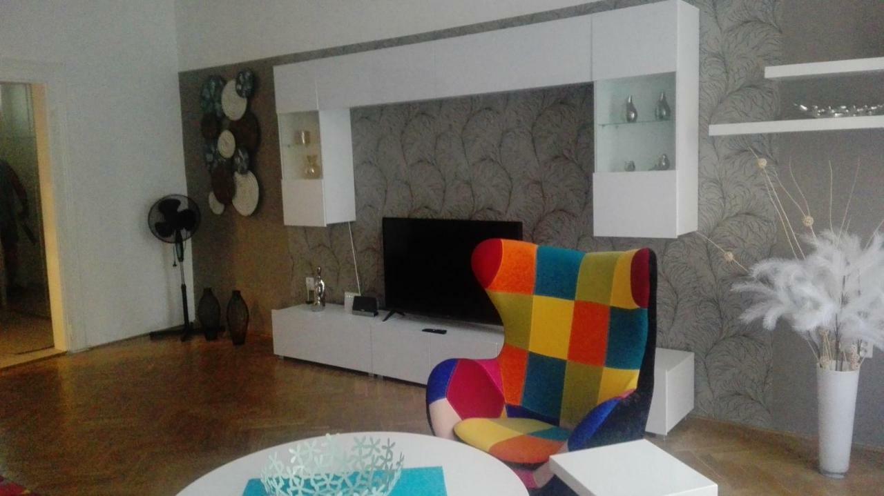 Apartment Jakubska 676 Praag Buitenkant foto