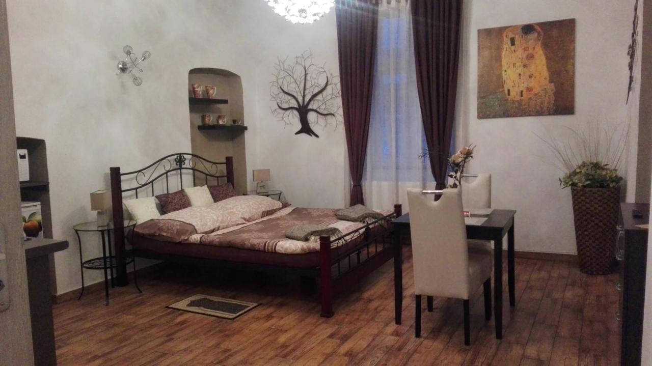 Apartment Jakubska 676 Praag Buitenkant foto